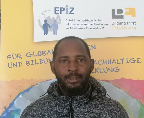 Mohamed Alarini Bah von der Partnerorganisation SLADEA aus Sierra Leone im EPiZ